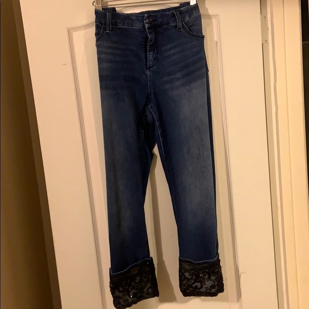 Ankle jeans with black lace Cuffs